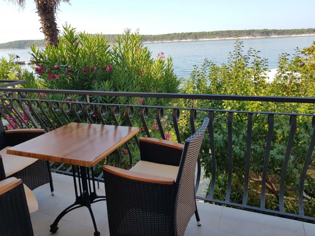 Apartments Antica Rab Town Exterior foto